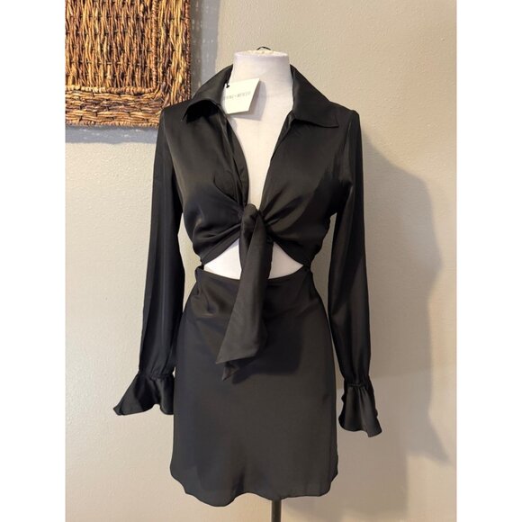 Spring & Mercer Dress L Black Long Flutter Sleeve Tie Front Cut Out NEW - Picture 6 of 16